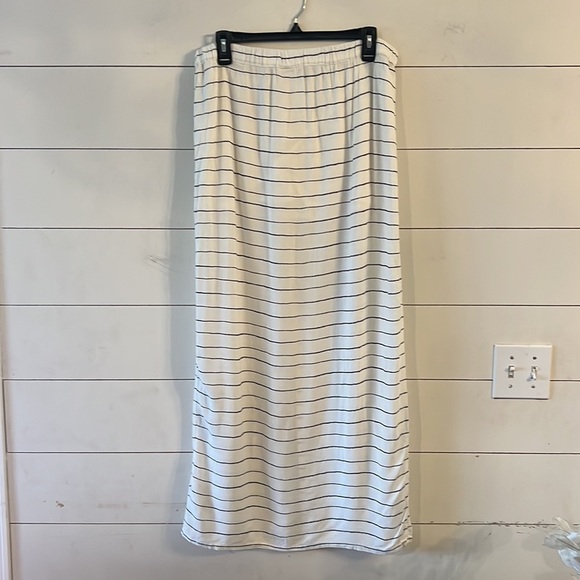 Roxy Maxi Skirt Size Large - Picture 4 of 7